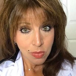 Meet your Posher, Twila